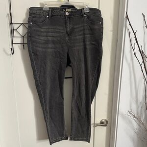 Suzanne Betro Dark Gray Cropped Jeans Size 18